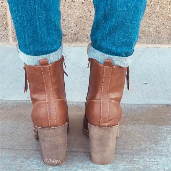 HP BEST IN BTQS Tan lace up combat boots - Picture 4 of 5